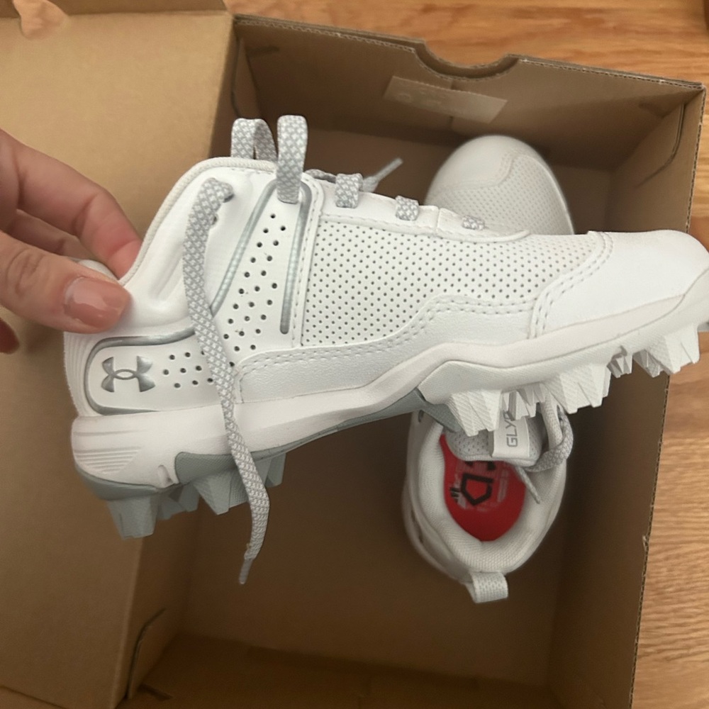 Girls Under Armour softball cleared (Glyde Jr.)